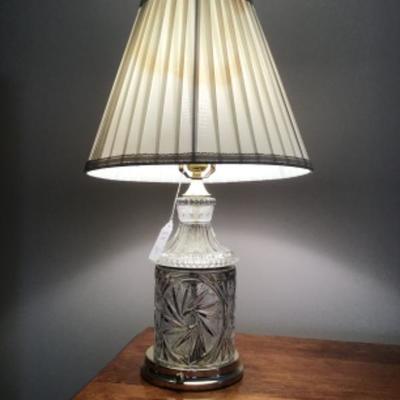 #mb50.  Beautiful crystal lamp