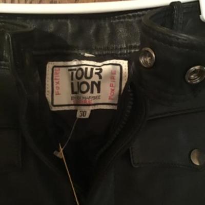 #mb71.  Tour lion black leather pants 30 inches