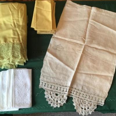 #gb26.  Vintage mustard trimmed tablecloth 92 x 56 with napkins, runner and napkins