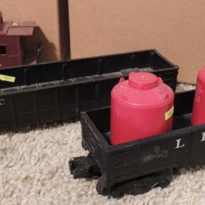 LIONEL TRAIN SET 4 pc Engine Cars Caboose NYC 