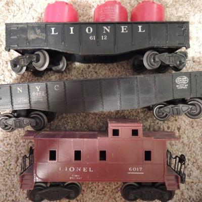 LIONEL TRAIN SET 4 pc Engine Cars Caboose NYC 