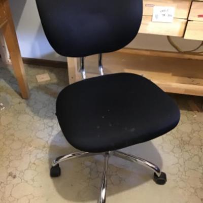 #tr65.  Desk chair