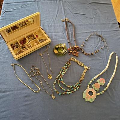 Jewelry lot