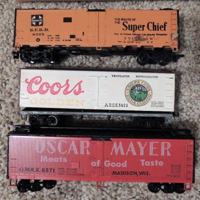 HO SCALE TRAINS: Cars Oscar Mayer, Coors, more