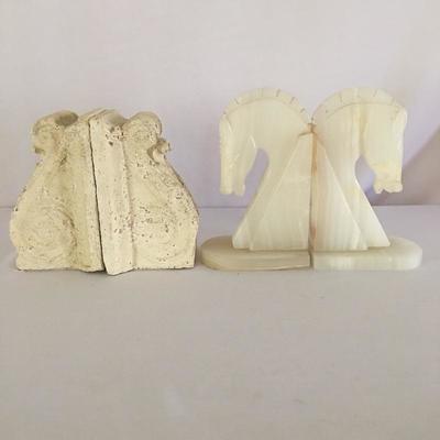 Lot 5 - Two Pairs of Bookends
