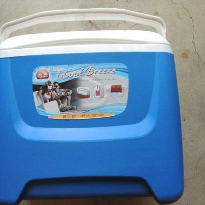 Igloo Island Breeze 28 qt Cooler