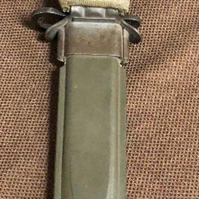 U.S. M4 Bayonet by Kinfolks found with an US M8 Sheath