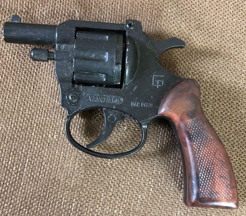 Vanguard Italian 22 Caliber Starter Pistol Revolver Estatesales Org Vanguard Italian 22 Caliber Starter Pistol Revolver Estatesales Org