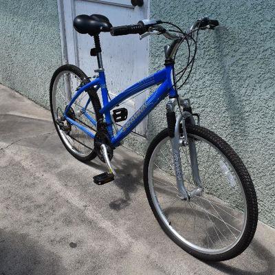 schwinn skyliner women's bike