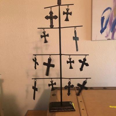 Standing cross decor with moving crosses 