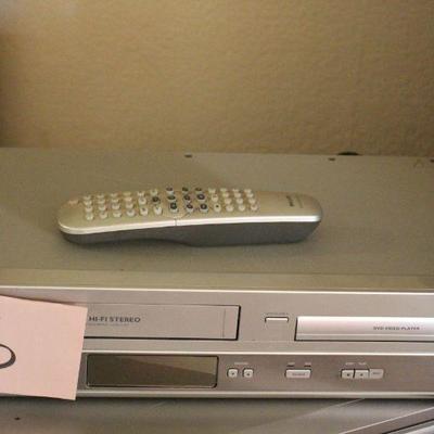 6-Phillips VHS-DVD Player 