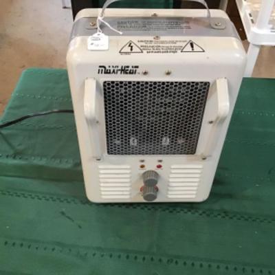 #a112.  Maxi heat electric heater-works great