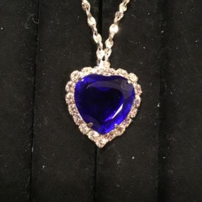 #z22.  Titanic heart of the ocean replica necklace