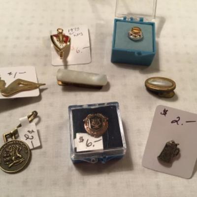 #z30.  Menâ€™s jewelry package, some vintage
