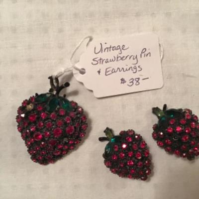 #z31.  Vintage strawberry pin and earrings