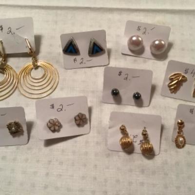#z35.  Miscellaneous gold earrings