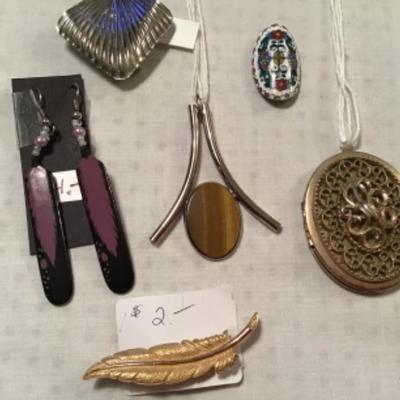 #z39.  Gold leaf pin and other jewelry