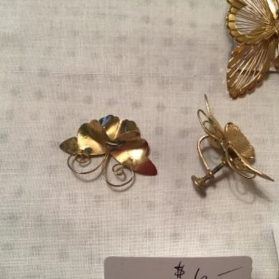 #z41.  Butterfly pkg - one clip on missing back