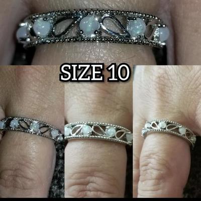 Opal Eternity Band in .925 Silver 