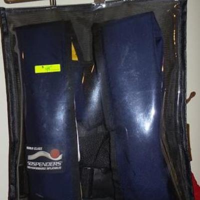 Stearns SOSPENDERS World Class Series LIFE VEST