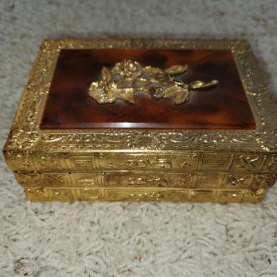 Splendid Rose Music Box