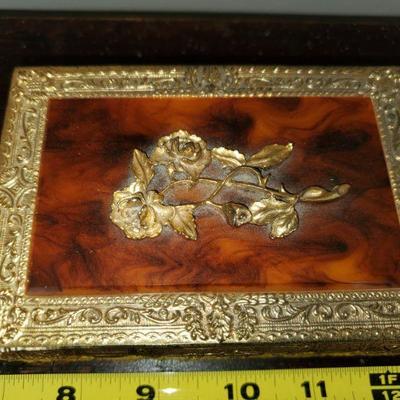 Splendid Rose Music Box