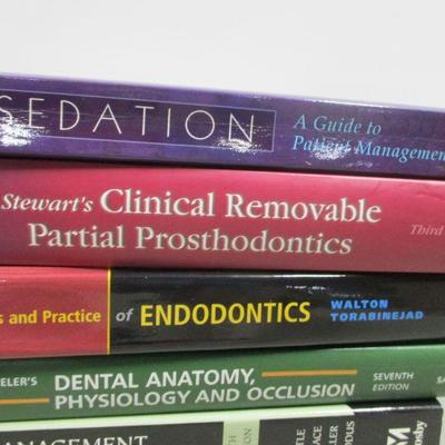 Lot 254 - Dental Books