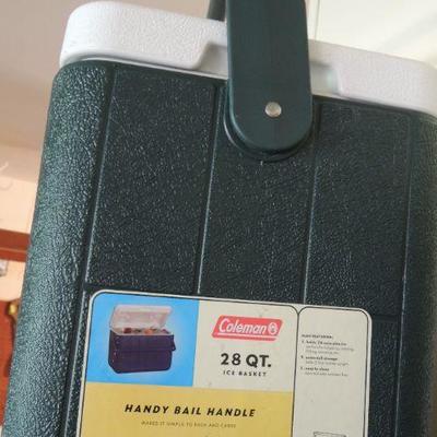 COLEMAN 28 qt COOLER Ice Chest