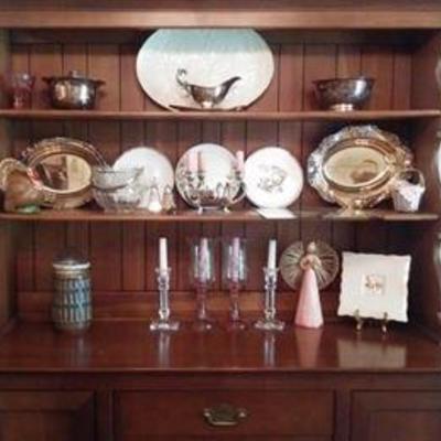 Hutch mahogany with shelfs and drawers $250.00 