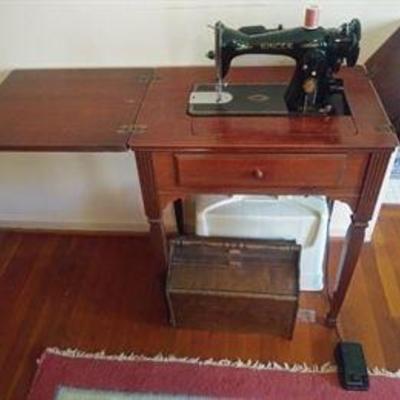 Antique Singer Sewing Machine with everything and all parts $85.00 