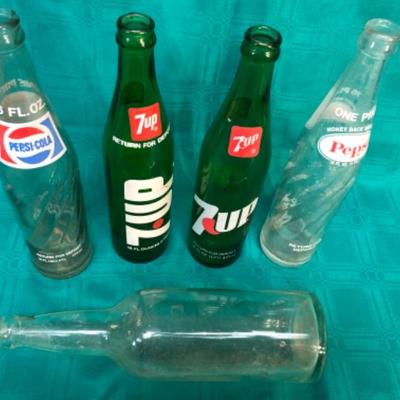 Vintage bottle lot, 7up, Pepsi, plain glass