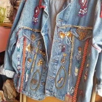 #51 Decorated jewelry jacket size med circa 1980s 