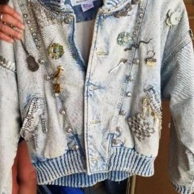 #57 Decorated jean jacket circa 1980s size med