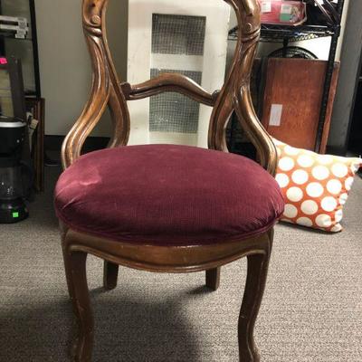 Antique / Vintage Chair, needs some TLC