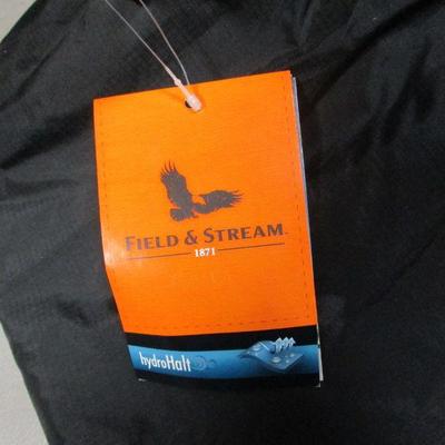 Lot 129 - Field and Stream Men's Windbreaker Rain Jacket Size Small