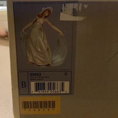 Lladro 5663 Spring Dance Porcelain Figurine with Box