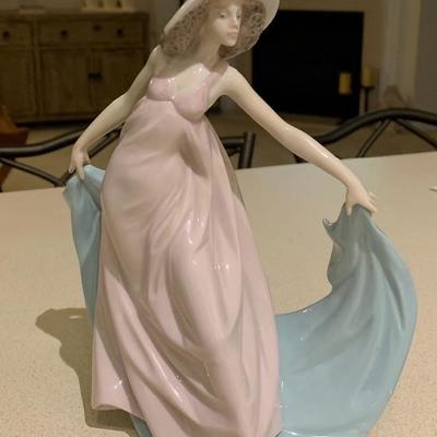 Lladro 5663 Spring Dance Porcelain Figurine with Box