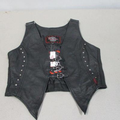 Lot 135 - Milwaukee Motorcycle Clothing Co. Womenâ€™s Illusion Leather Vest -Size XL M540