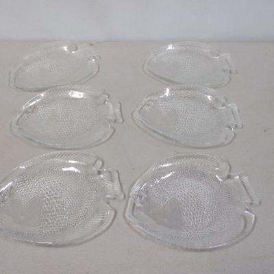 Lot 159 - Clear Glass Figural Fish Appetizer Plates