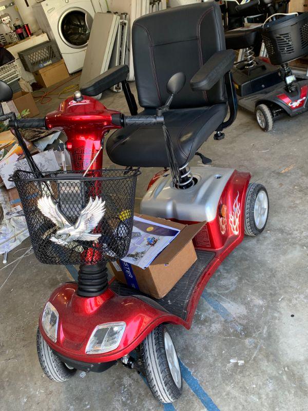 løn tæerne defekt LOT 11 "Harley Davidson" KYMCO Super 8 mobility scooter | EstateSales.org