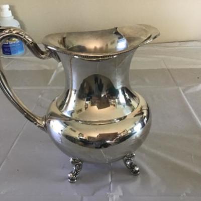 L-128 vintage silver plate water pitcher by Oneida