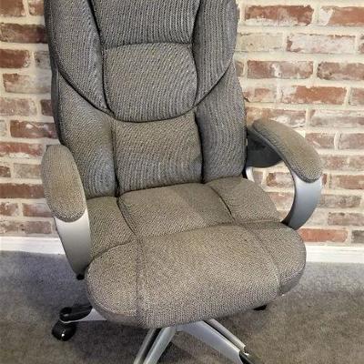 Lot #11  Nice Comfortable Office/Computer Chair