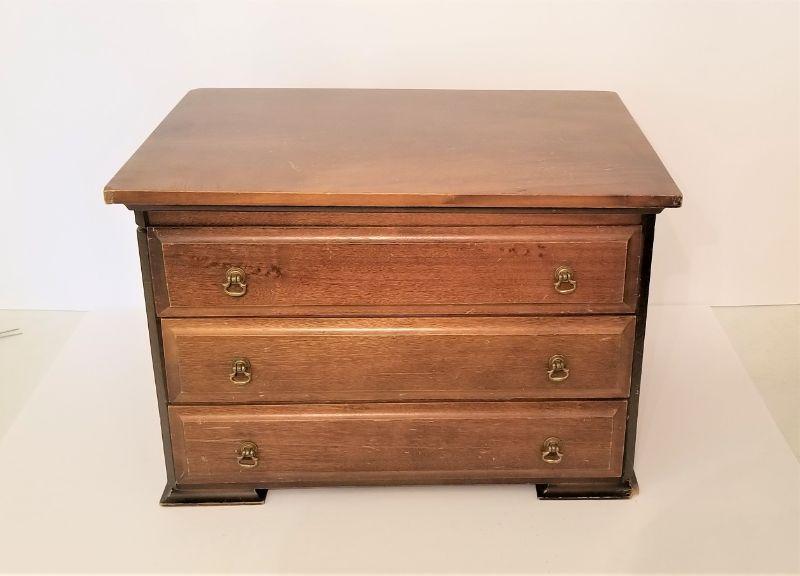 Lot 20 Vintage Naken's Silverware Chest