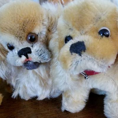 #114 Lot of Steiff small dogs  