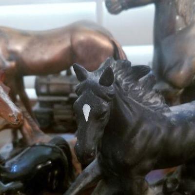 #116 Horse figures lot of 5 