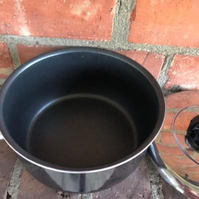 T-fal Resistal Saucepan / Pot with lid 8” dia 