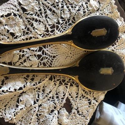 Sweet antique brush and mirror set 