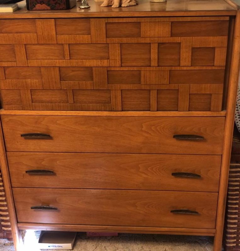 MCM dresser
