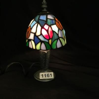 Small stain glass night light lamp Lot 1161