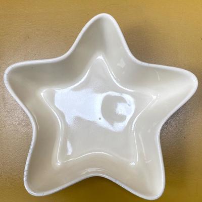 MINT Dedham Pottery - Bunny Potting Shed Star Shaped Bowl.